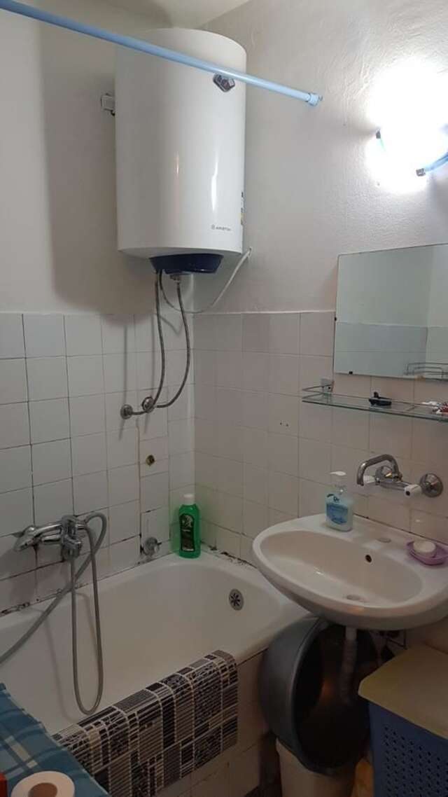 Проживание в семье Room for a real price Подгорица-14