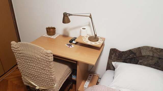 Проживание в семье Room for a real price Подгорица-16